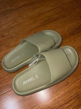 Old Navy Olive Green Slide Sandals